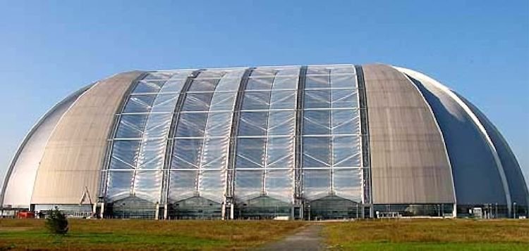 hangar750
